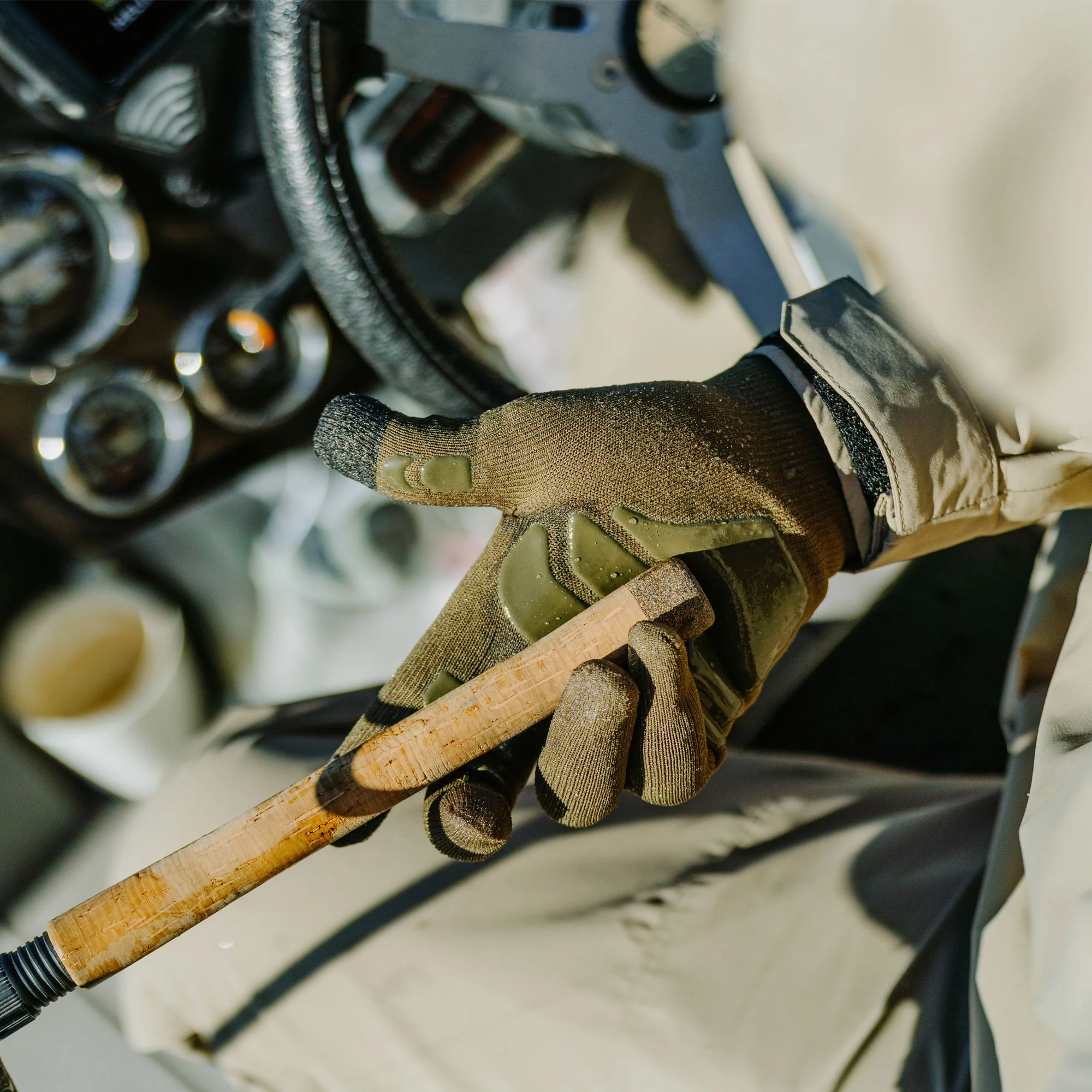Breakwater Waterproof Gloves - Image 13