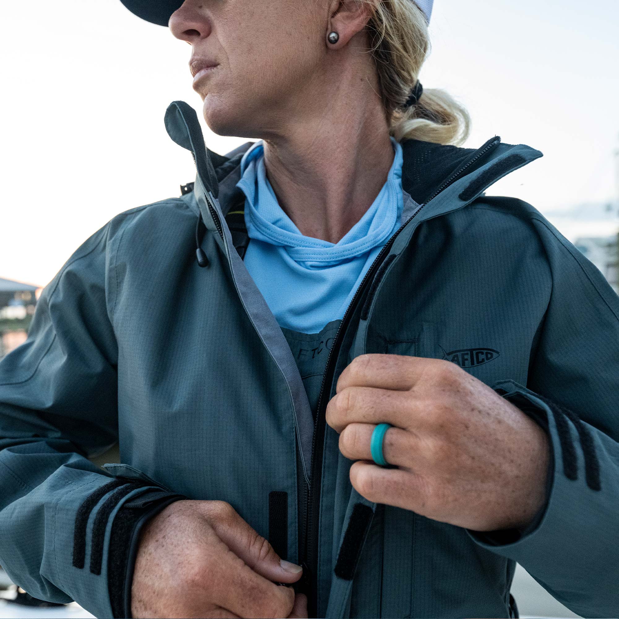 Women's Barricade Jacket - Image 11